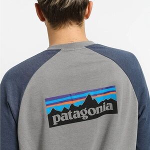 Patagonia Navy Blue Gray P-6 Logo Lightweight Crew Sweatshirt Men's Small Shirt